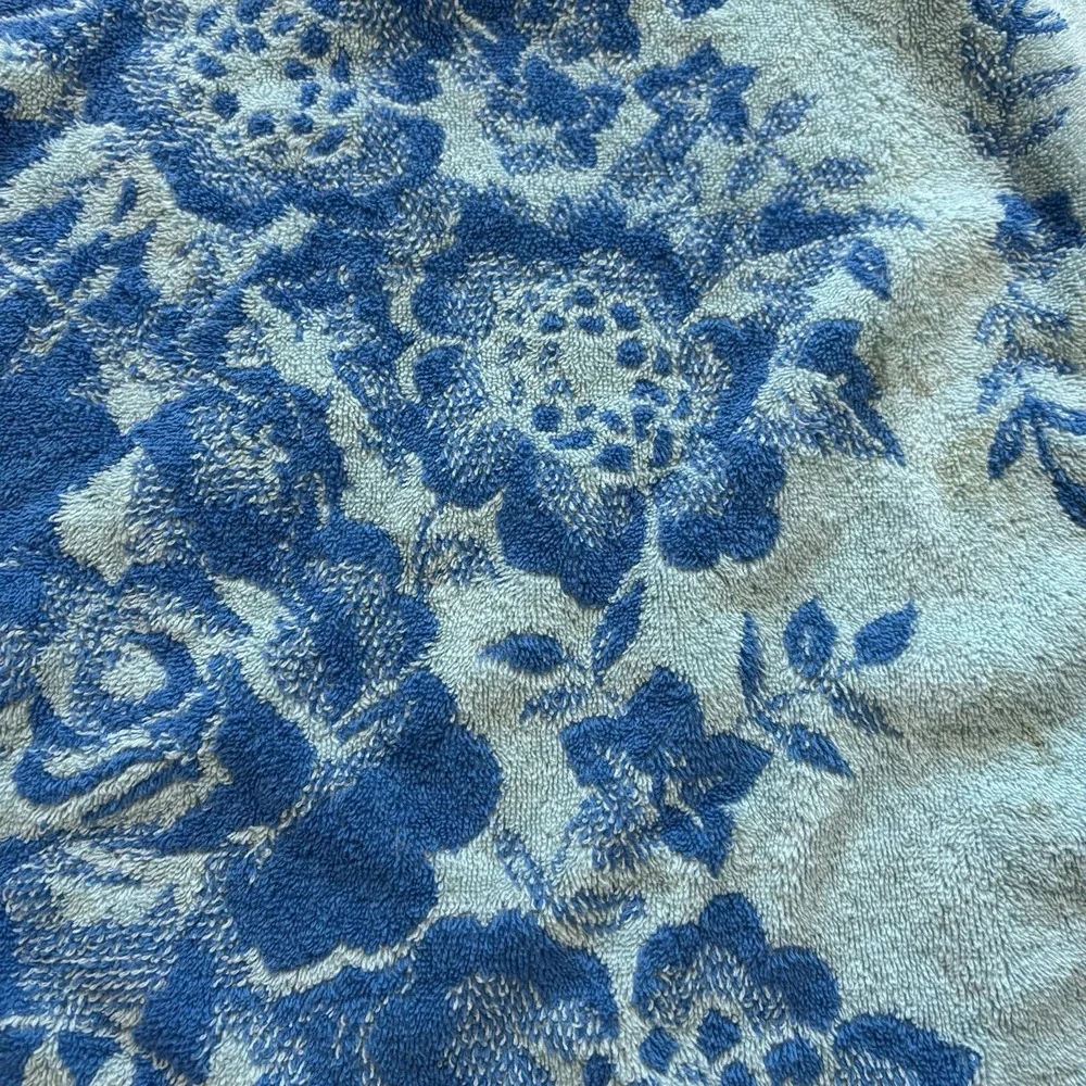 Vintage MARTEX Hand Towel Blue Flower Pattern 1970s MCM 15x28
